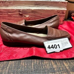 Jessica Howard like new brown slip ons small spot as seen in pics 8-1/2 m